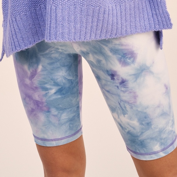 Last 1! NWT Buttery Soft Tie Dye High Waist Biker Shorts - Picture 3 of 4